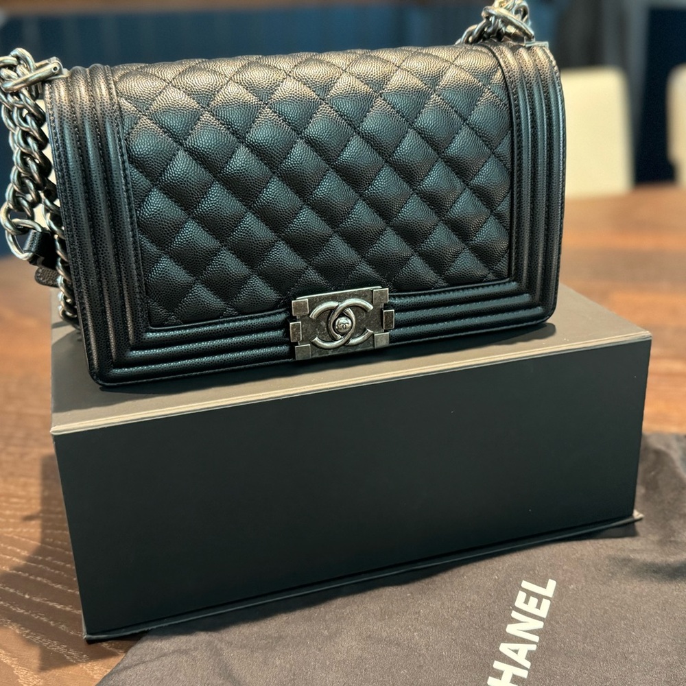 Chanel Boy Caviar Black Ruthenium - Picture 17 of 17